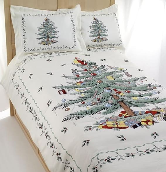 15 Festive Christmas Bed Sets On Amazon You Have To See