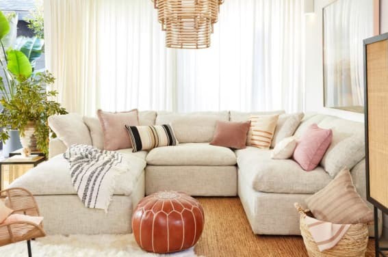 Comfort Meets Style: U-Shaped Sofas in 2024 Living Room Trends