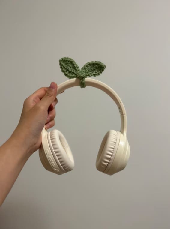 Tune into Nature: Crochet Sprout Leaf Accessory