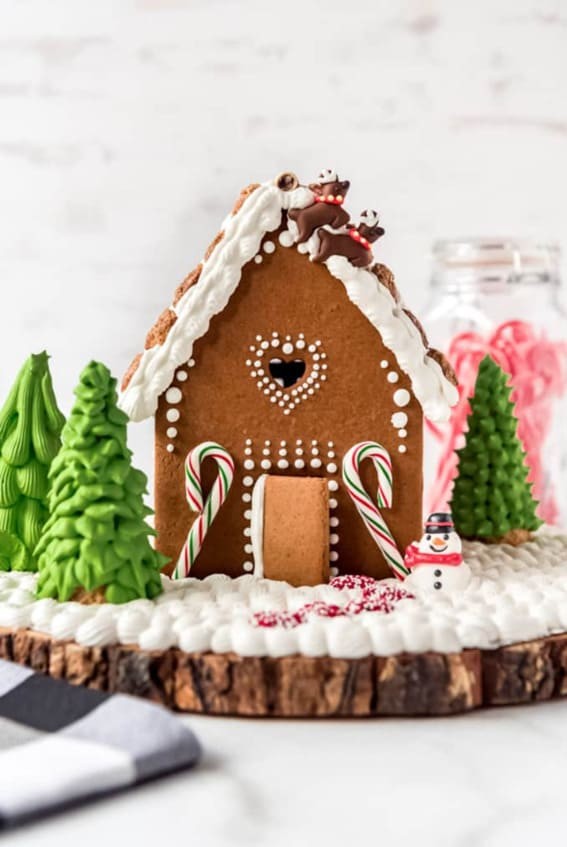 Homespun Holiday Gingerbread House