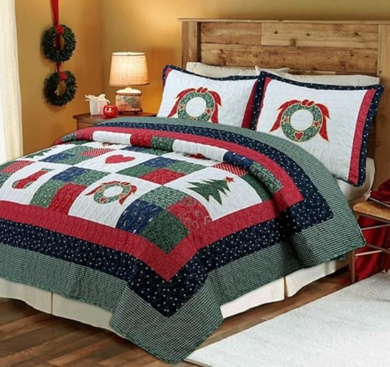 Happy Christmas Patchwork Quilt Set