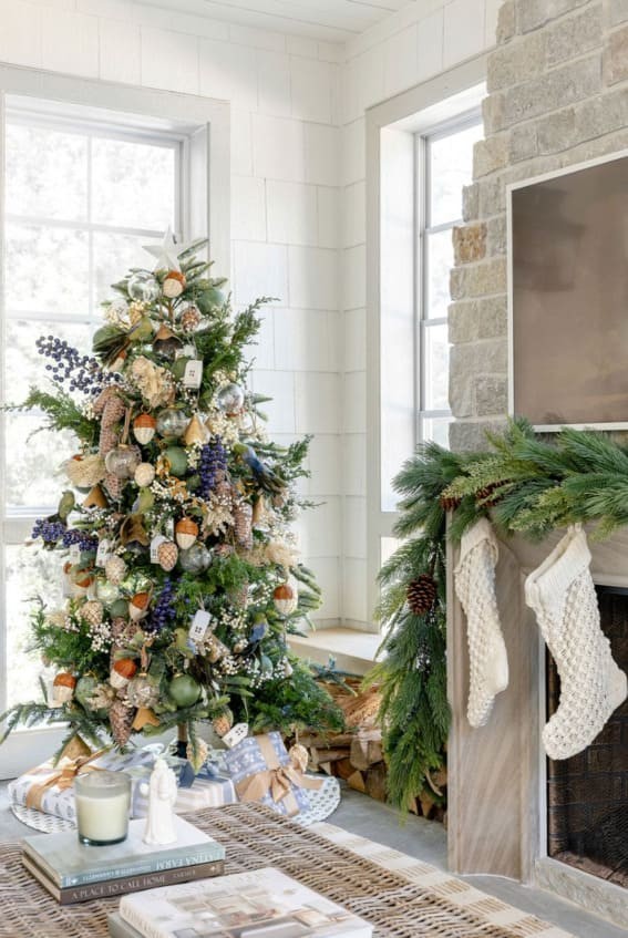 Countryside Charm Christmas Tree