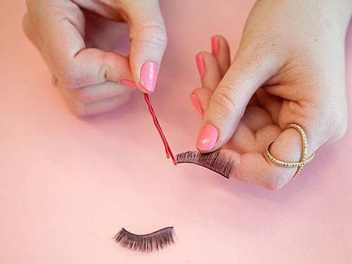 This simple beauty hack makes eyelash glue application a breeze.