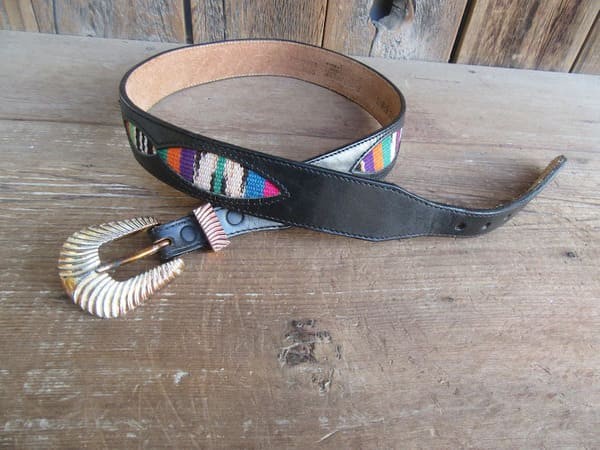 unique 90’s Belt.