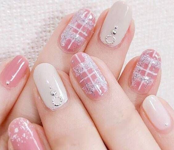 Spring Pink Glitter nails.