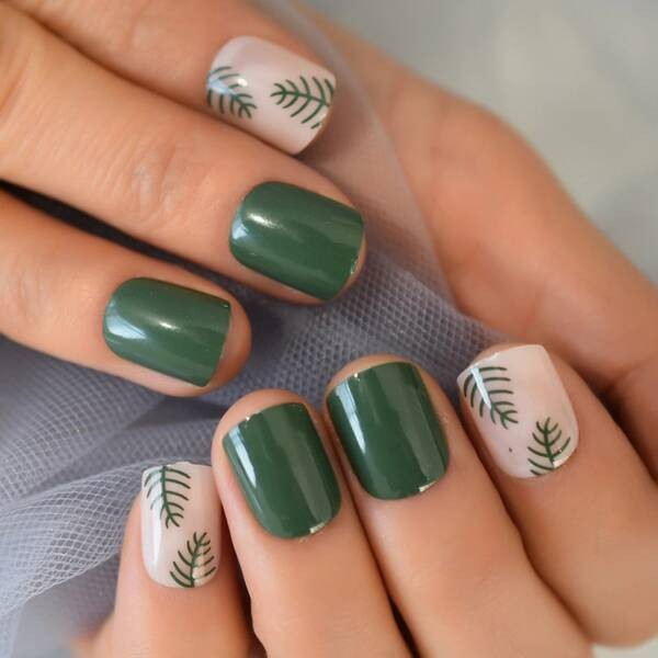 Green nude with leaf’s short nails