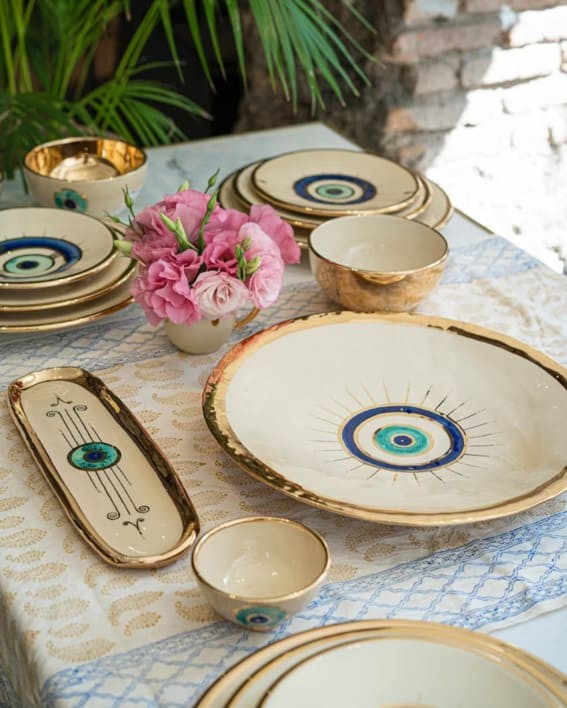 Dinner Party Must-Have: Eye-Catching Tableware Set