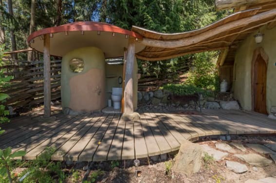 Thoughtfully Designed Outdoor Bathroom