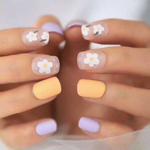 Matte flower square nails