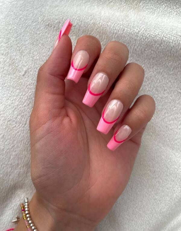 Pink colored press on nails.