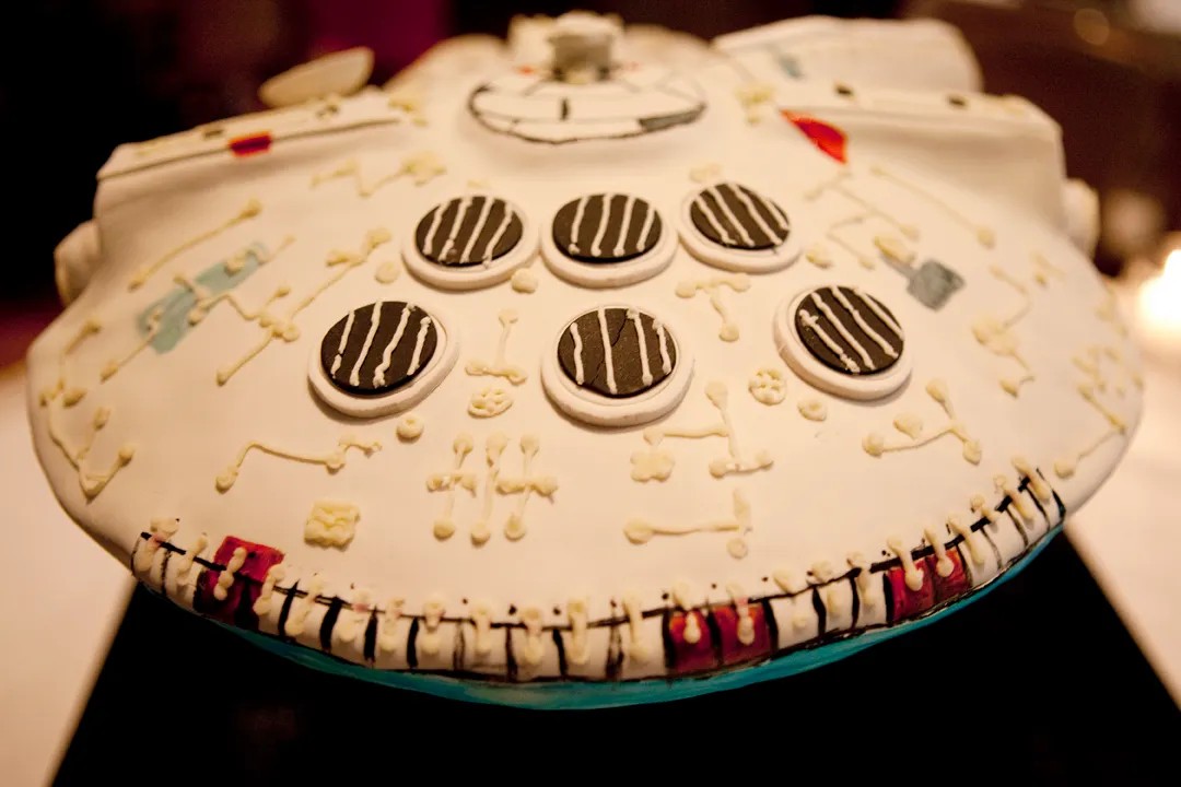 This Millenium Falcon cake was made out of Rice Krispies — It