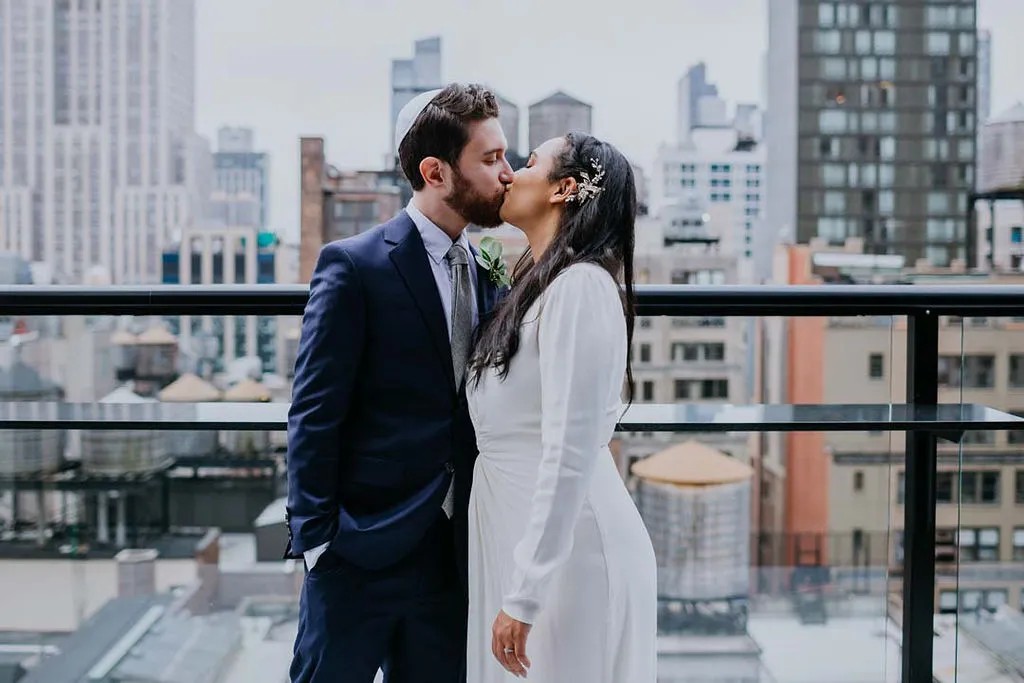 How do I have a New York micro wedding? Take notes from this couple!