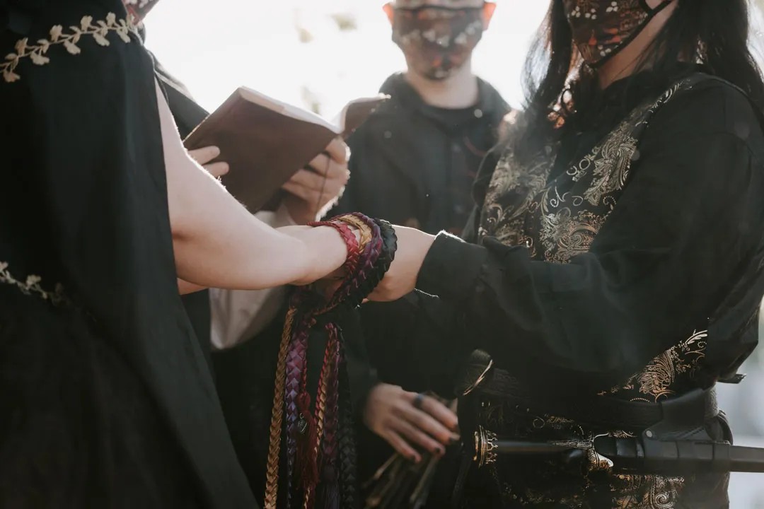 The full witchy Halloween handfasting gallery