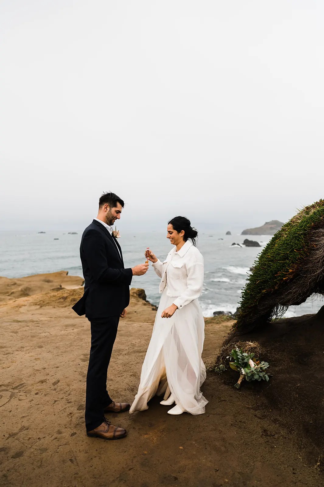 Oregon Coast elopement inspiration and idea gallery from Sam Starns: