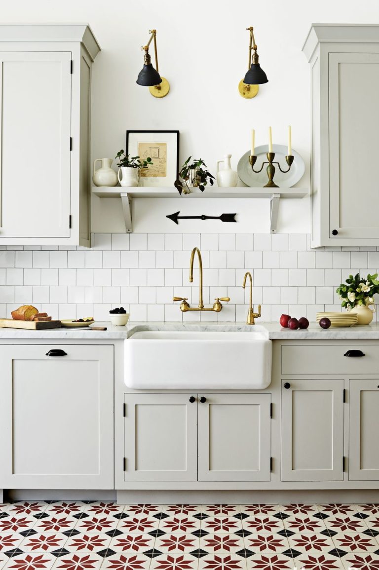 5 Tips On How To Decorate A Small Kitchen