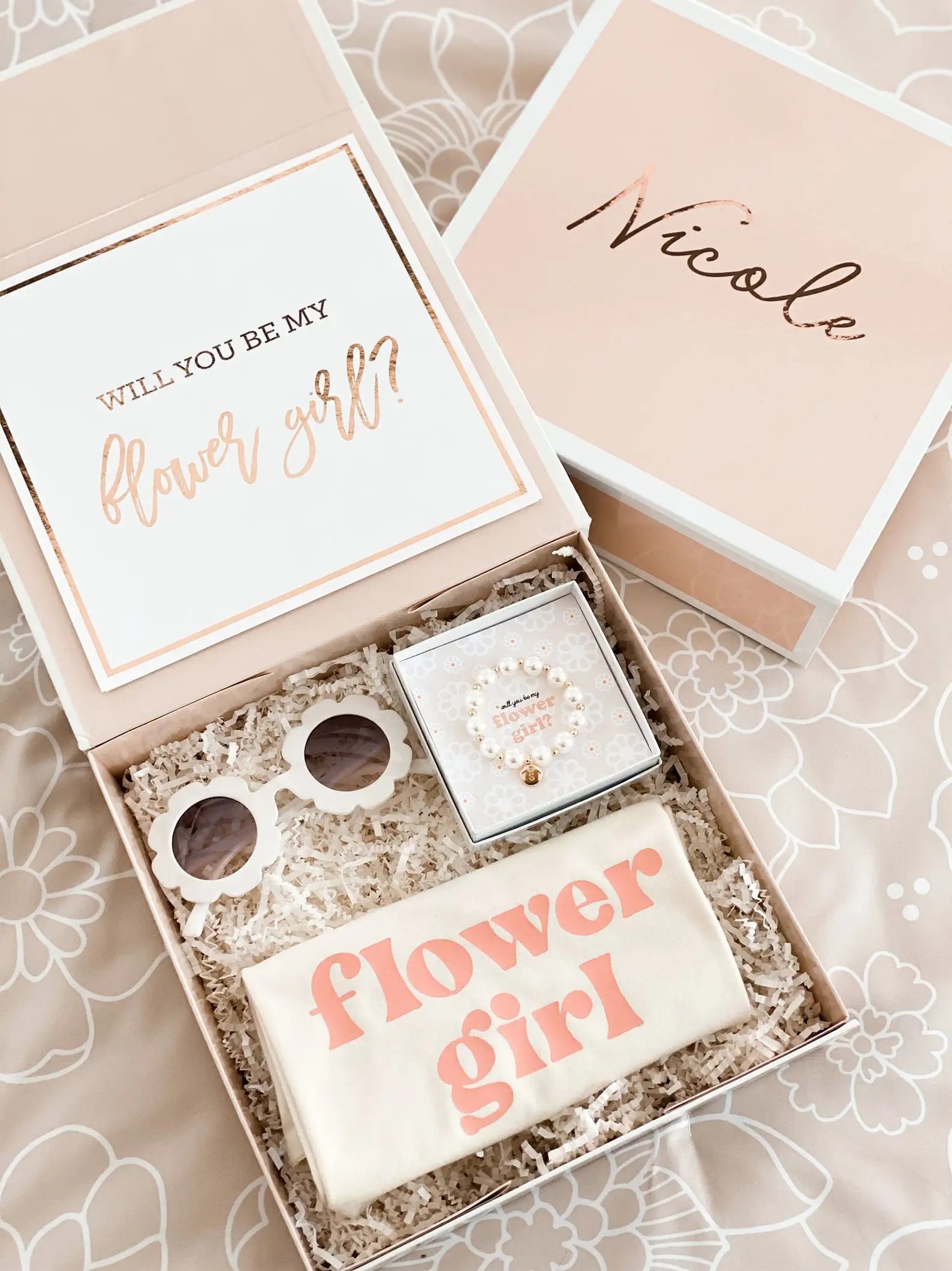 Have fun when you ask your grandma to be your flowergirl with a flower proposal kit