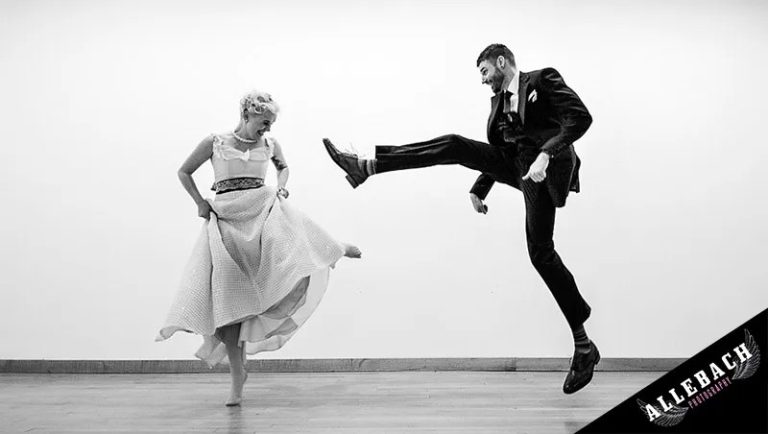 12 Things Wedding Photographers Want To Tell You, But Cant