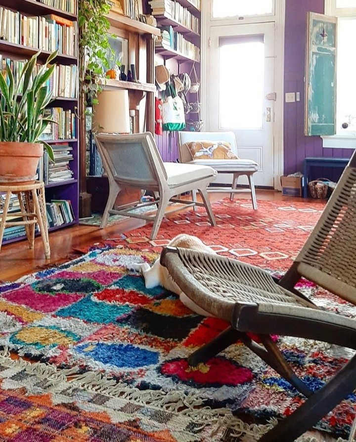 DORIS LESLIE BLAU CAN HELP YOU FIND THE RIGHT PERSIAN CARPET OR ORIENTAL RUG. WE HAVE A LARGE SHOWROOM IN NEW YORK CITY PLUS ONLINE CATALOGS AND SUPPLEMENTARY INFORMATION. FOR HELP CHOOSING A PRODUCT FOR YOUR NEEDS, CONTACT US ONLINE OR CALL 212-586-5511.