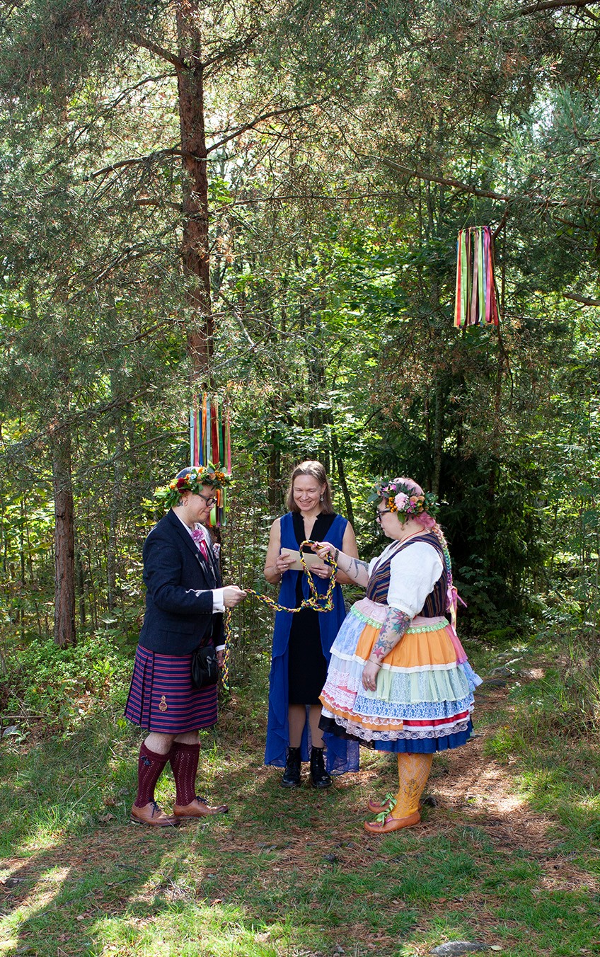 Tell us about the handfasting ceremony: