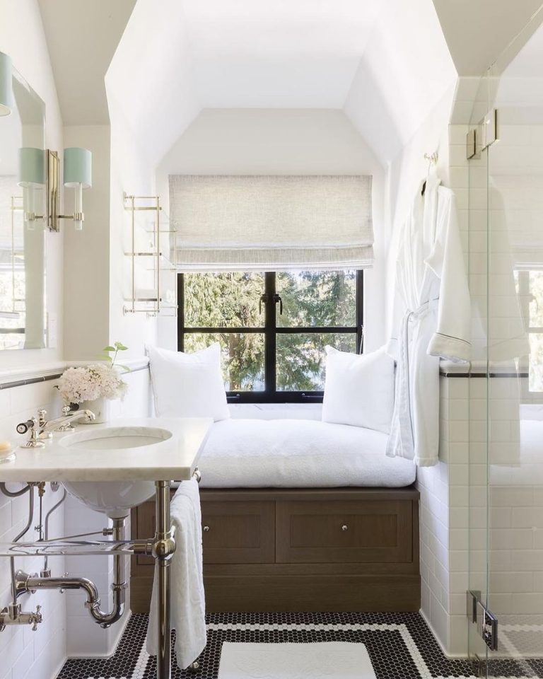 5 Decor Mistakes That Instantly Cheapen The Look Of Your Bathroom