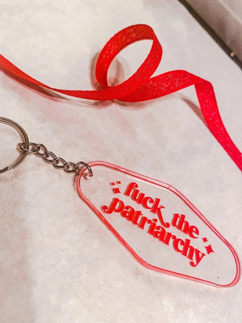 Now for Taylor Swift-themed wedding party gift ideas!