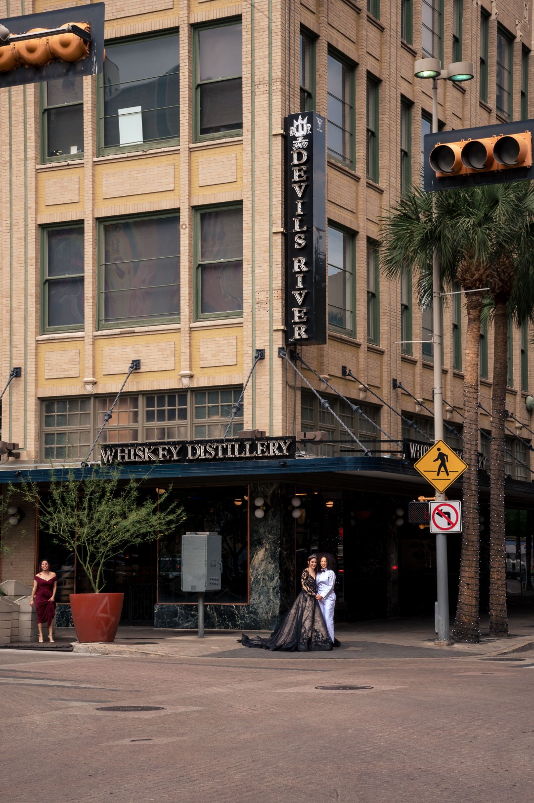 This classy bar wedding proves nontraditional wedding venues are the best