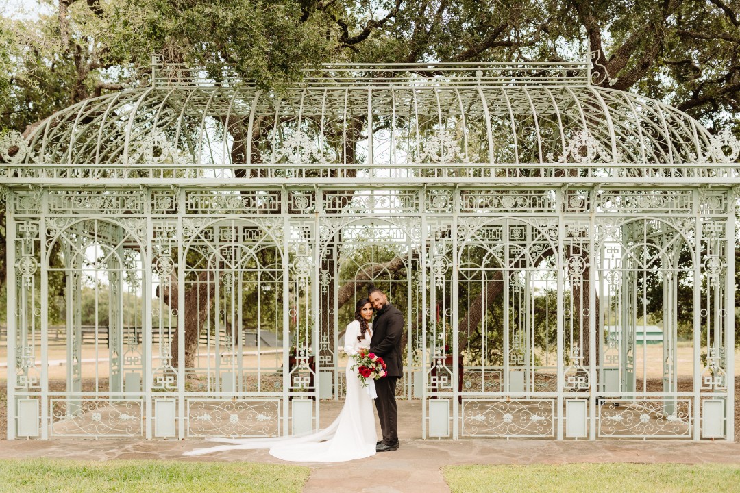 George R. R. Martin would approve of this Game of Thrones-inspired wedding theme.