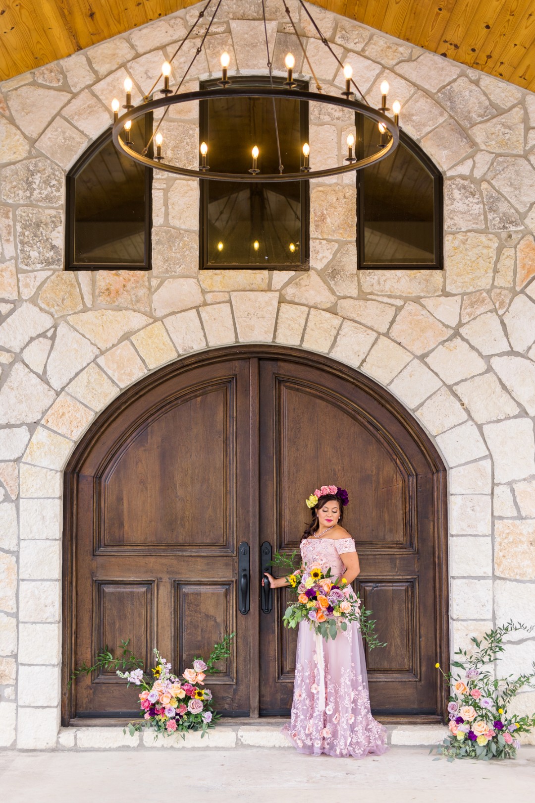 This fairytale wedding tablescape looks like Rapunzel designed it herself!