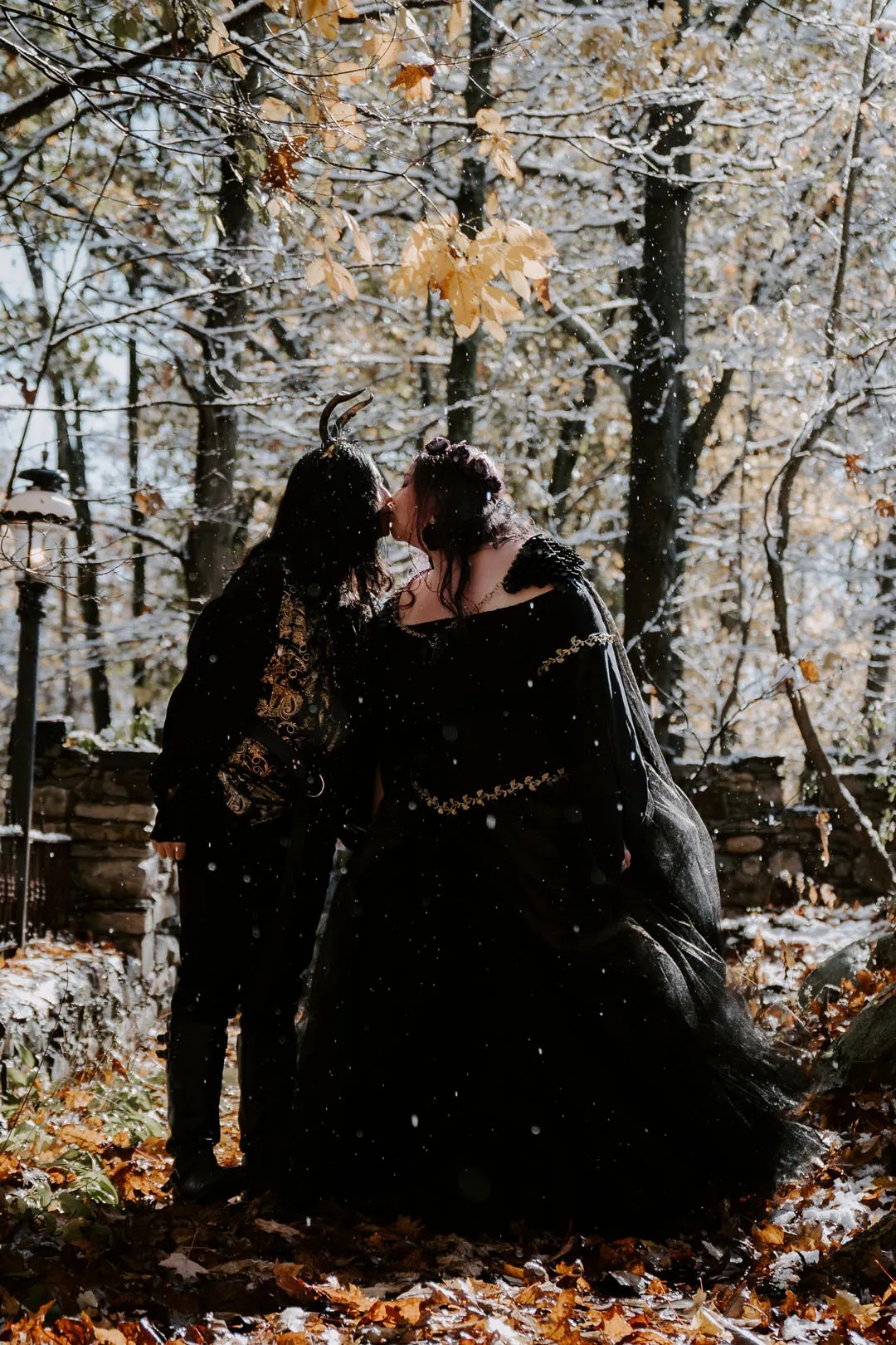 The full witchy Halloween handfasting gallery