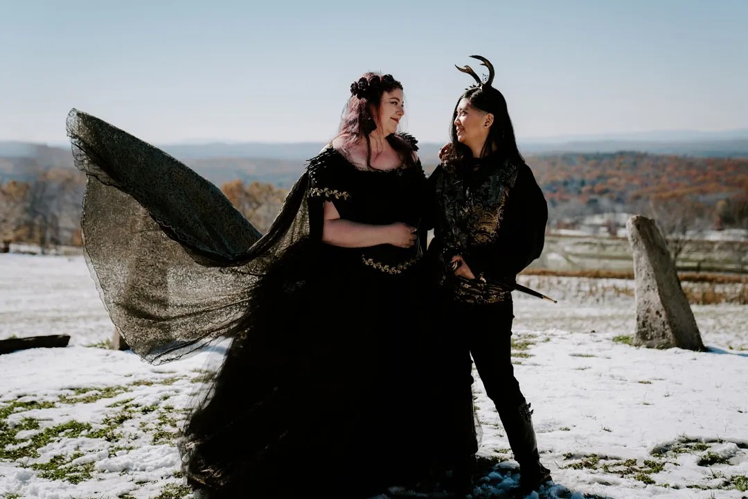 The full witchy Halloween handfasting gallery