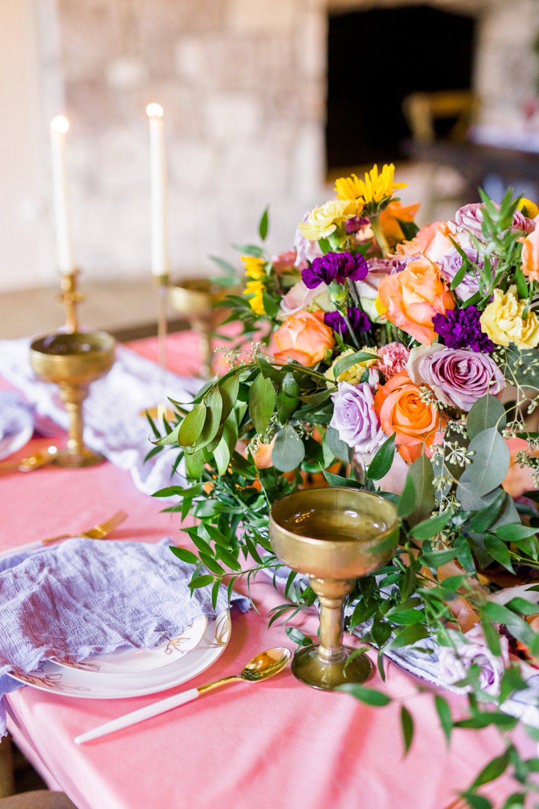 This fairytale wedding tablescape looks like Rapunzel designed it herself!