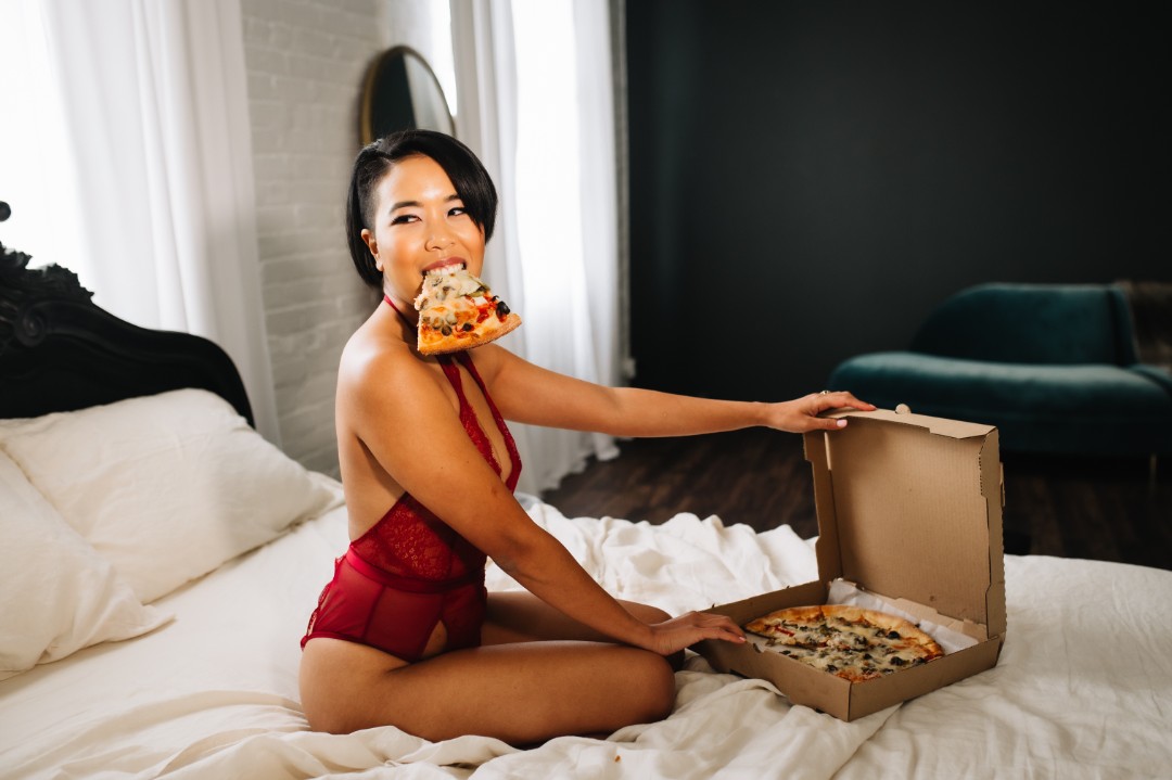 What should you bring to a boudoir session? Well, your favorite props are encouraged!