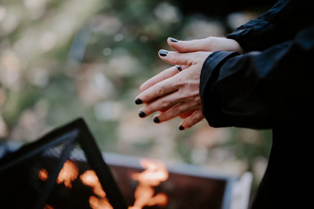 The full witchy Halloween handfasting gallery