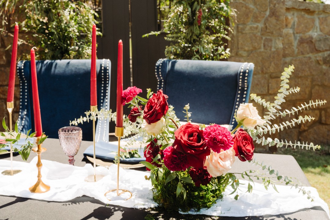 Take a seat at this Game of Thrones themed tablescape inspired by Lannister colors.