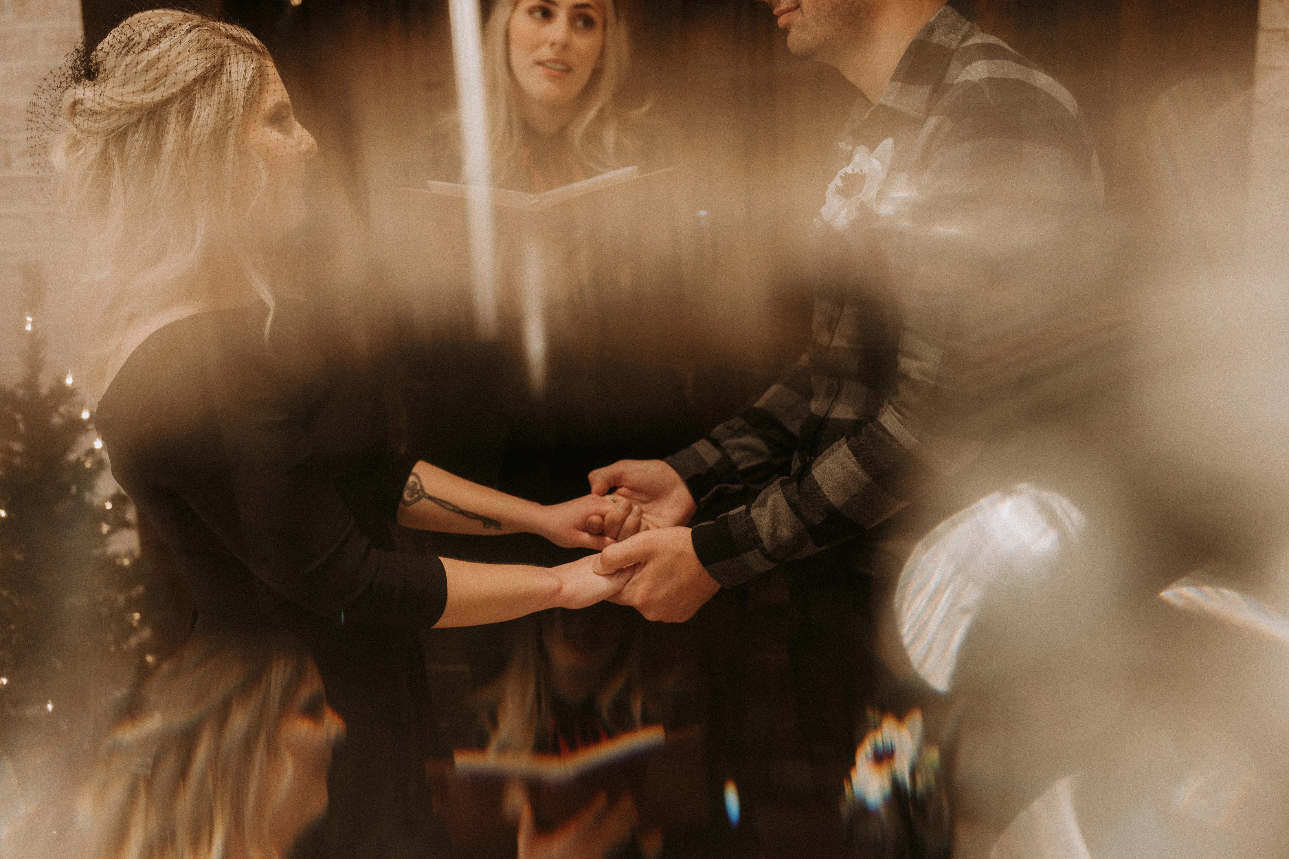 Donning a black veil at your Christmas elopement = VIBES.