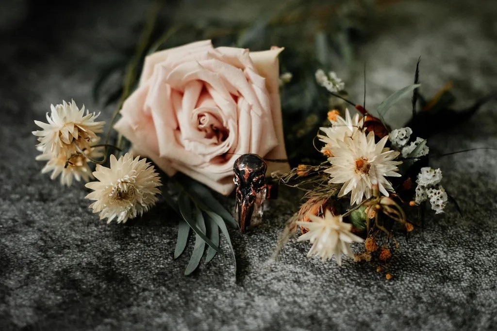 Vendors who worked on this styled shoot full of Ghoulishly Chic Halloween Wedding Ideas: