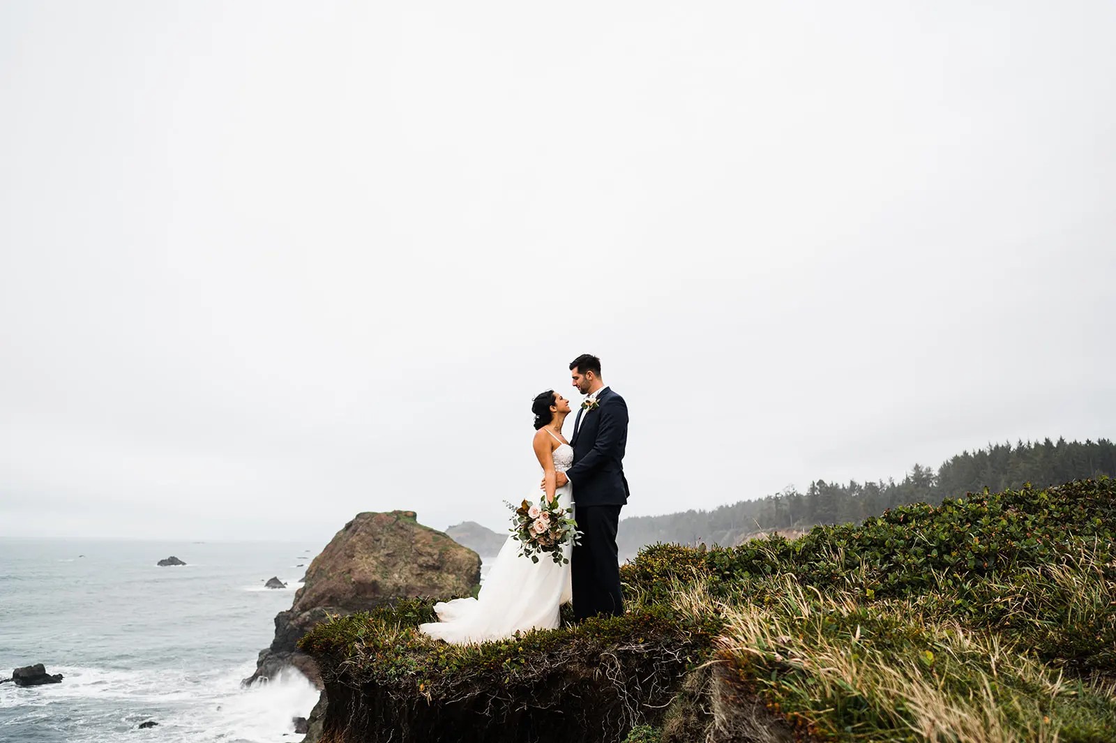 Oregon Coast elopement inspiration and idea gallery from Sam Starns: