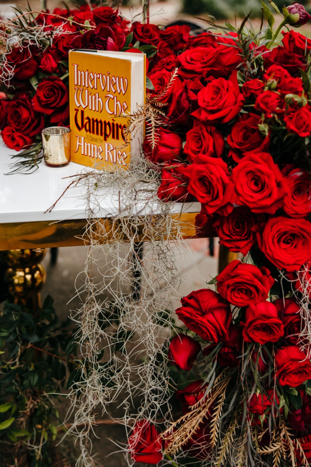 Love the nod to Anne Rice in this vampire wedding inspo!