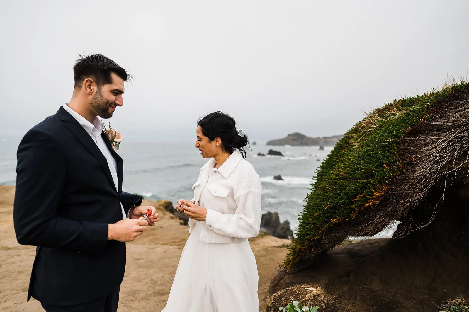 Oregon Coast elopement inspiration and idea gallery from Sam Starns: