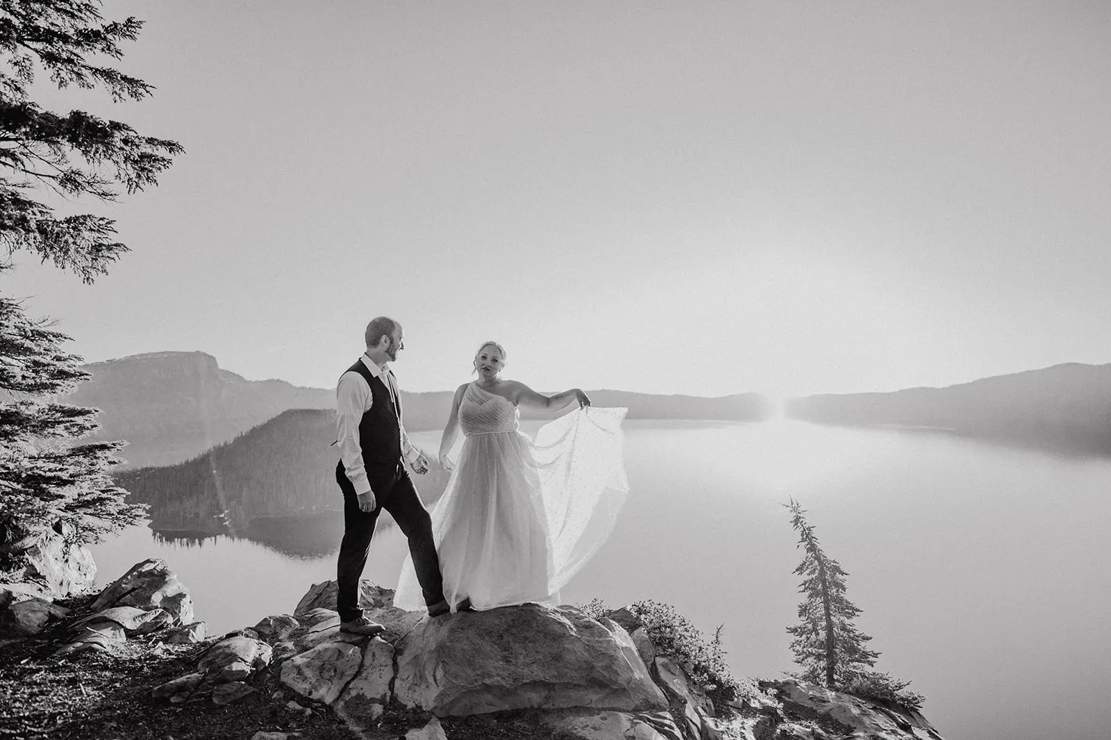 A surreal White Sands National Park elopement with sledding and kites