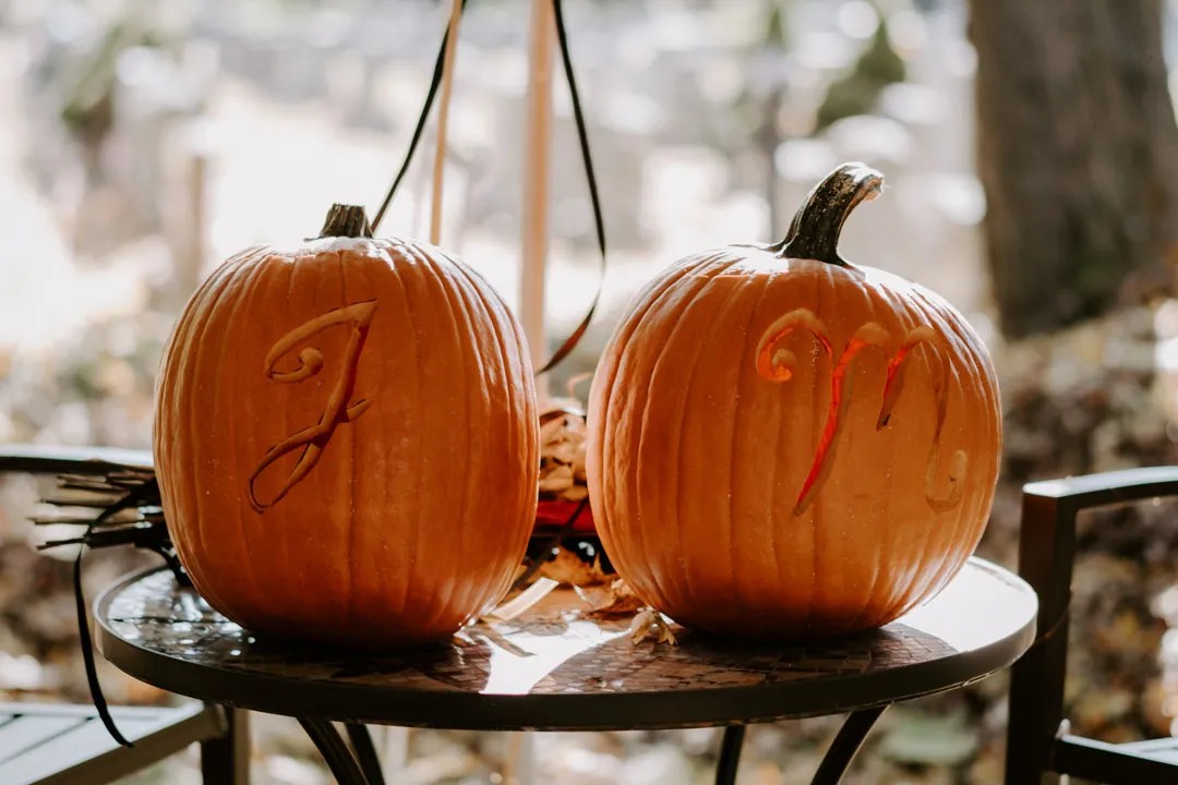 The full witchy Halloween handfasting gallery