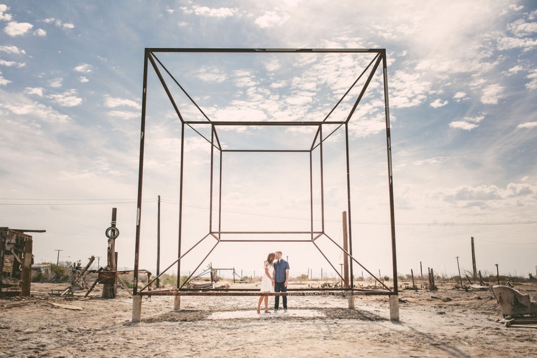 The shots at this installation art location are pure inspiration for artistic engagement photos.