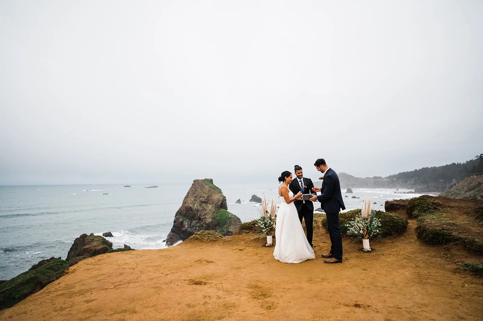 Oregon Coast elopement inspiration and idea gallery from Sam Starns: