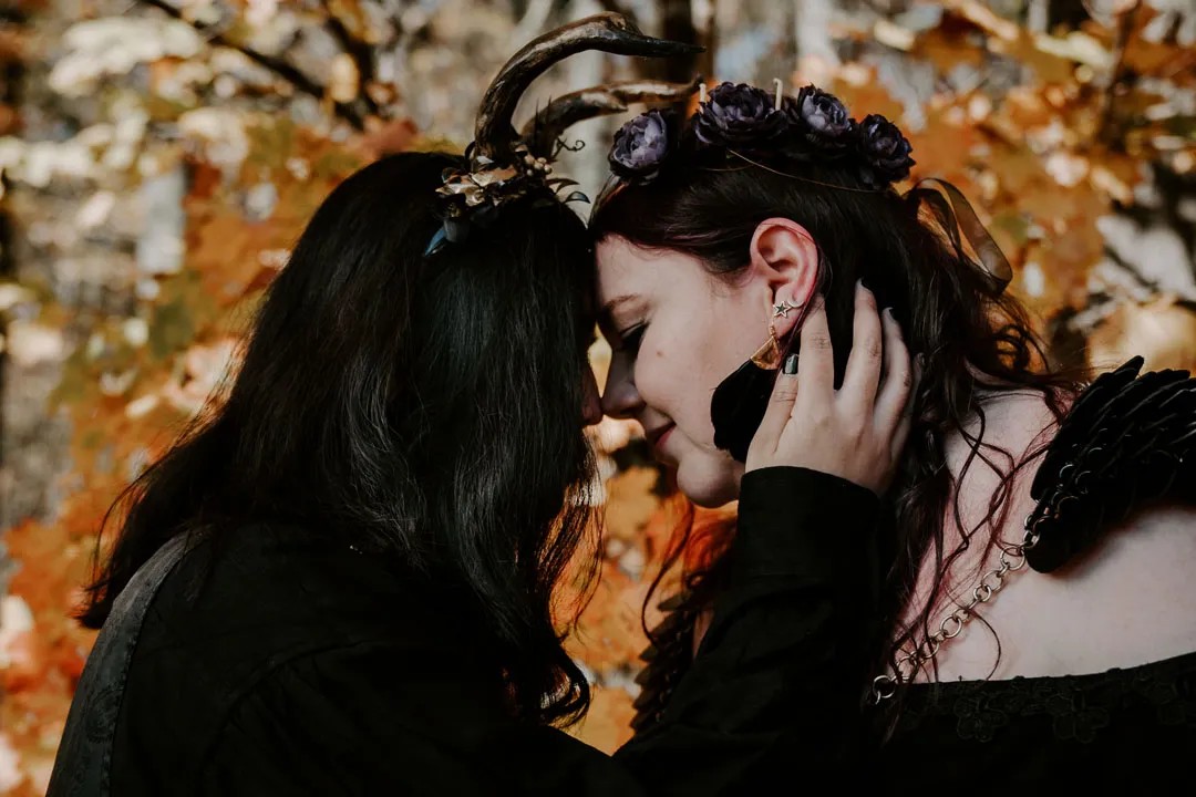 The full witchy Halloween handfasting gallery